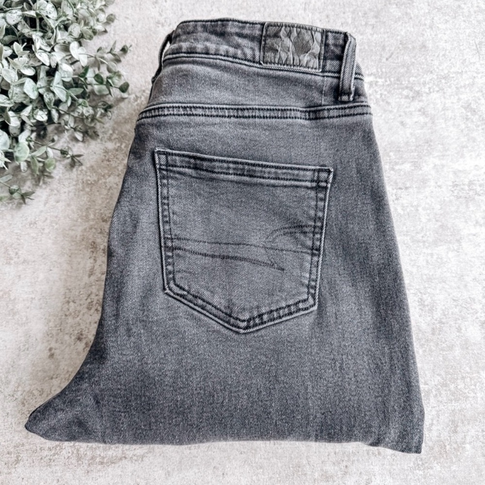 American Eagle Grey Stretch Mom Jean Size 4